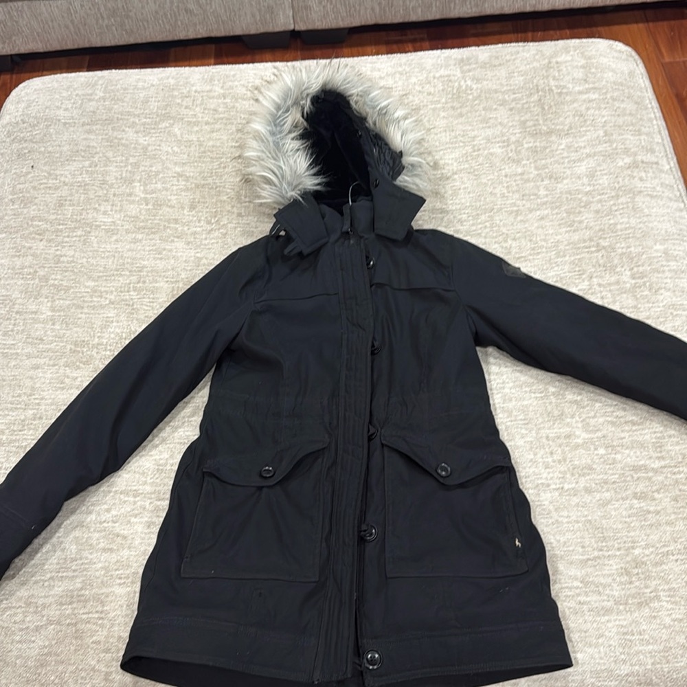 Women’s holister coat size small